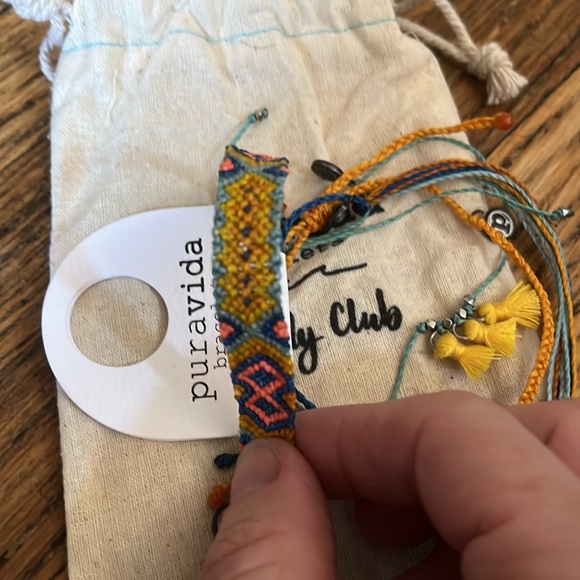 NWT Puravida Bracelet 4 Pack w/Silver Triple Tassel Anklet w/ Jewelry Pouch. - Picture 4 of 5